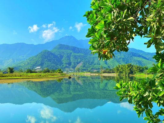 Private Tour of Hai Van Mountain Pass, Lang Co Lagoon, and Yen Retreat